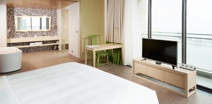 3-bedroom-apartments-master-bedroom