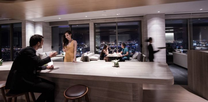 restaurants-_-bars-section-premier-executive-lounge-photo1-2-2