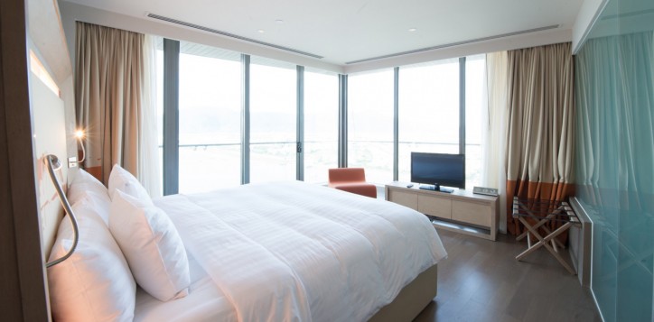 room-suite-section-suite-king-5-2