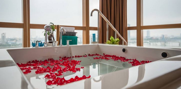 spa-_-fitness-section-spa-photo-2-2-2-2