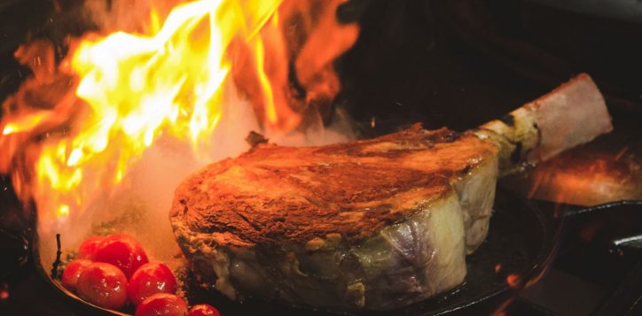 novotel_danang_beef_tomahawk_2048x1366-1-2