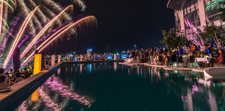 novotel-danang-diff-2023-pool-bar-2-2