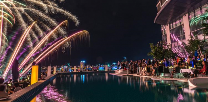 novotel-danang-diff-2023-pool-bar-2