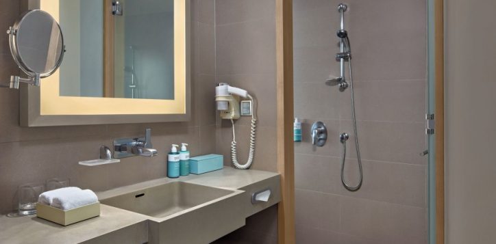 novotel-danang-premier-han-river-corner-deluxe_03-2