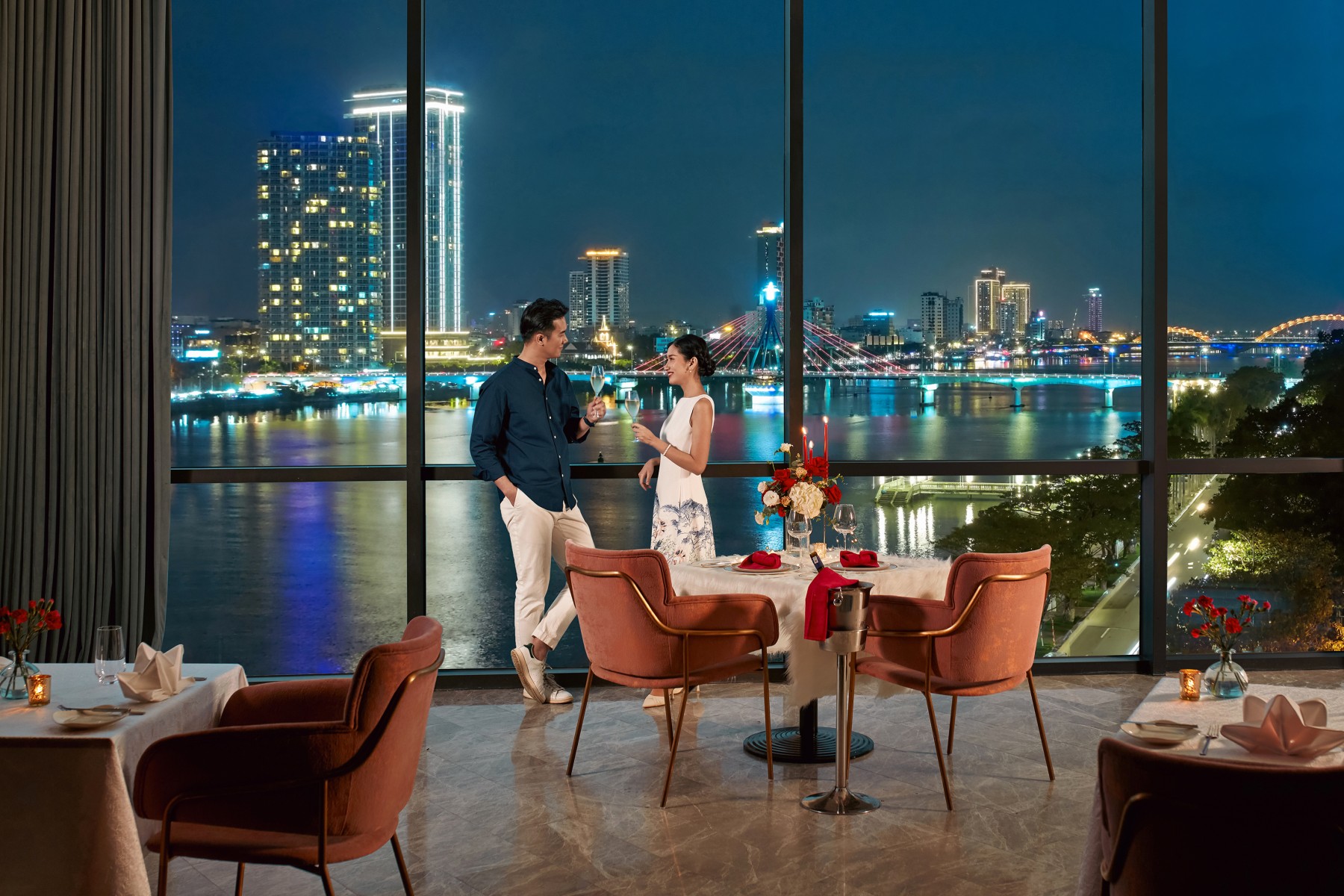 quay-bar-ban-cong