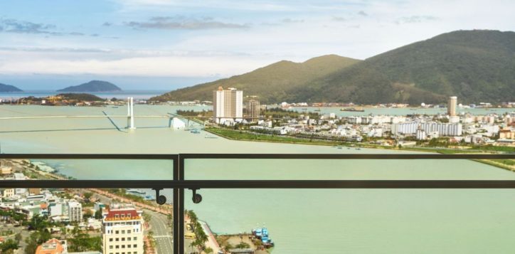 han-river-view-from-suite-room-novotel-danang-premier-han-river-2