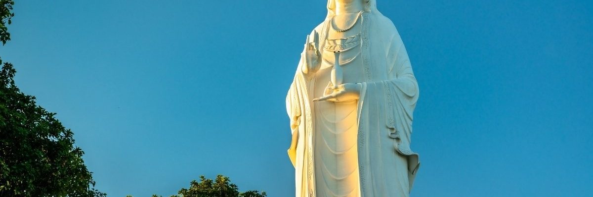 ダナンのリンウン寺：心の平穏を取り戻す旅