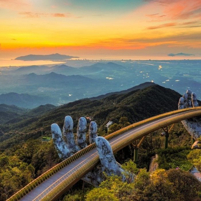 da-nang-golden-bridge-the-iconic-tourist-landmark-at-ba-na-hills