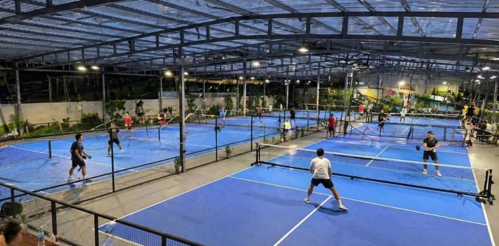 san-choi-hera-pickleball-dong-nguoi-tap-luyen-duoi-mai-che-2