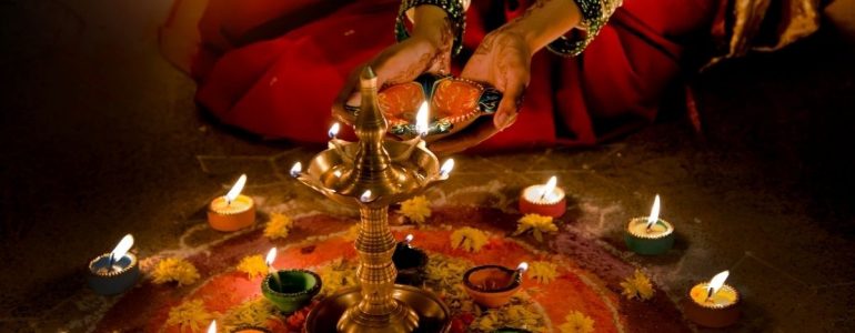 len-ke-hoach-cho-ky-nghi-diwali-4-ngay-ben-song-han-da-nang